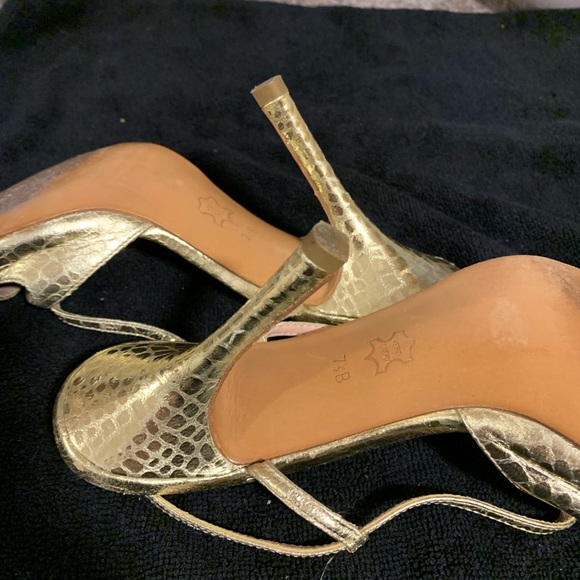 Charles by Charles David gold heels size 7 1/2 - Picture 9 of 10